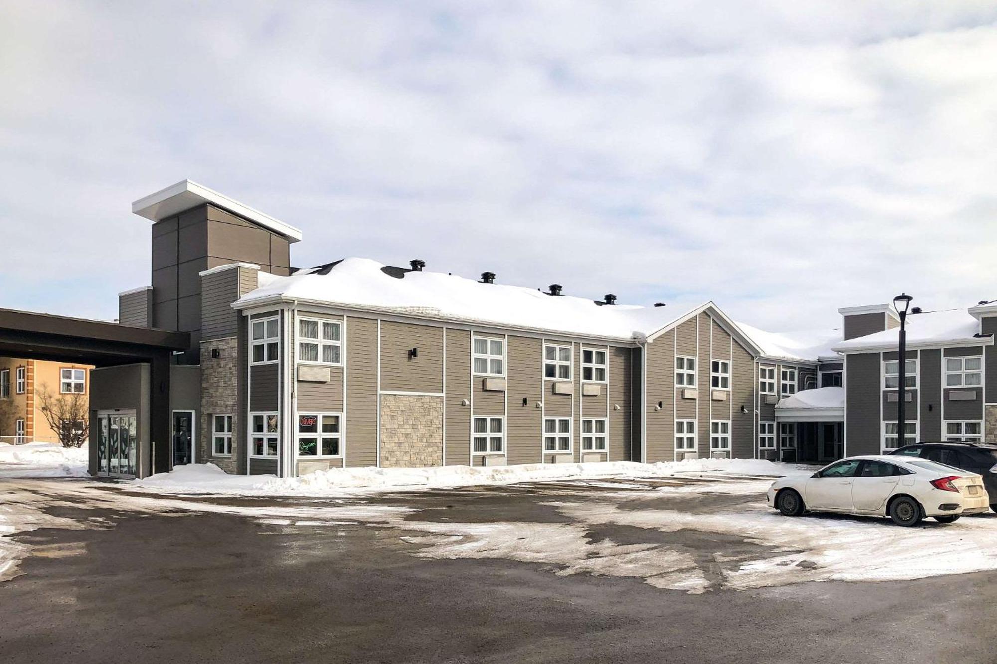 Econo Lodge Montmorency Falls Saint-Jean-de-Boischâtel Exterior foto